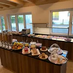 夏洛特酒店 4*