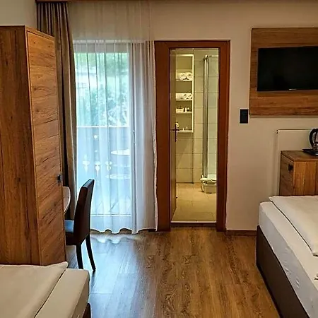 Charlotte 4*