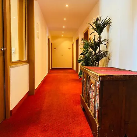 Charlotte Инсбрук