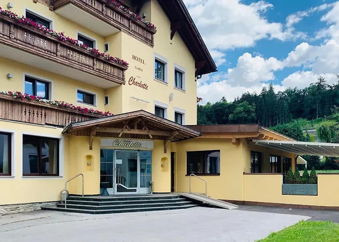 Ξενοδοχείο Charlotte 4*