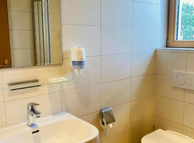 Charlotte Отель Инсбрук