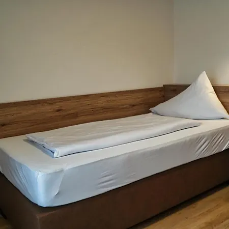 Charlotte 4*